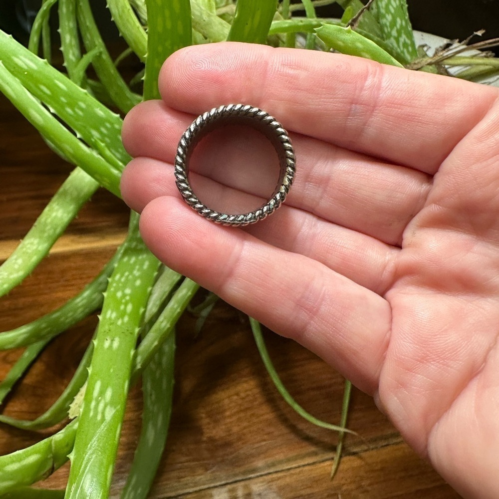 Fendi ring Authentic - Picture 9 of 12